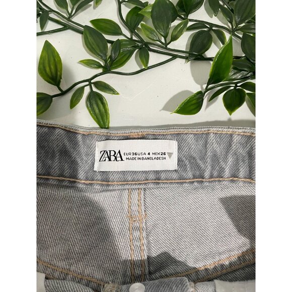 Zara Womens High-Rise Distressed Denim Shorts Size 36 EU / 4 US Light Gray - Picture 4 of 14